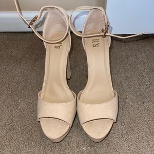 Nude chunky heels